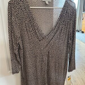Dana Buchman Black and Tan Patterned Top